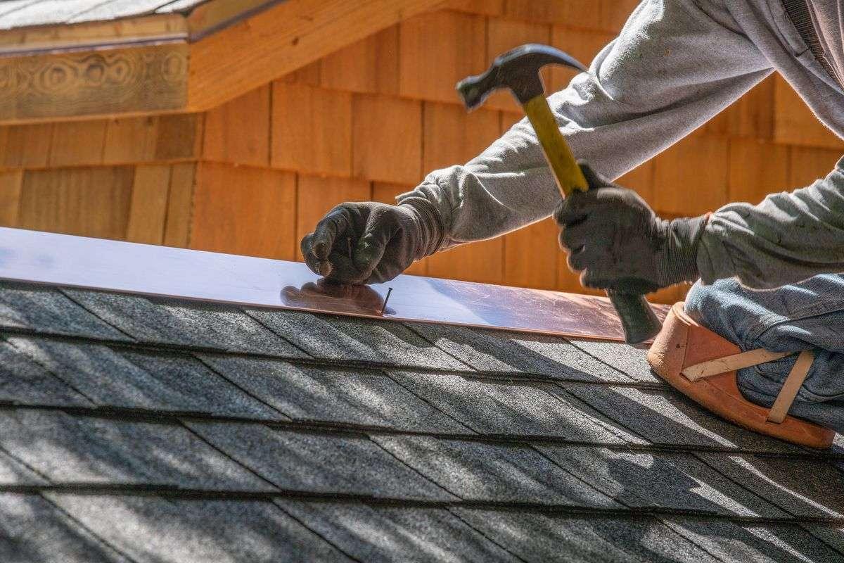 Как провести ремонт крыши своими руками: пошаговая инструкция
