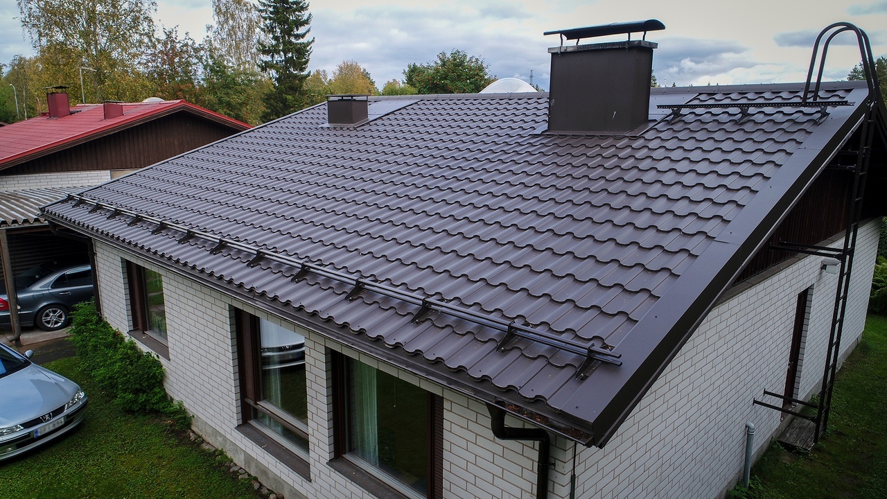 Какие другие материалы можно использовать для крыши в зоне сильных ветровых нагрузок?