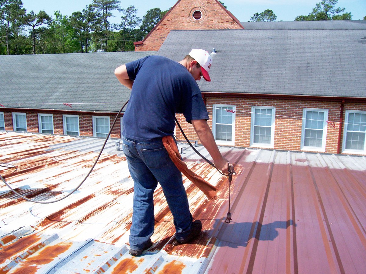 Как правильно обновить крышу с помощью полимерной краски: шаги и советы