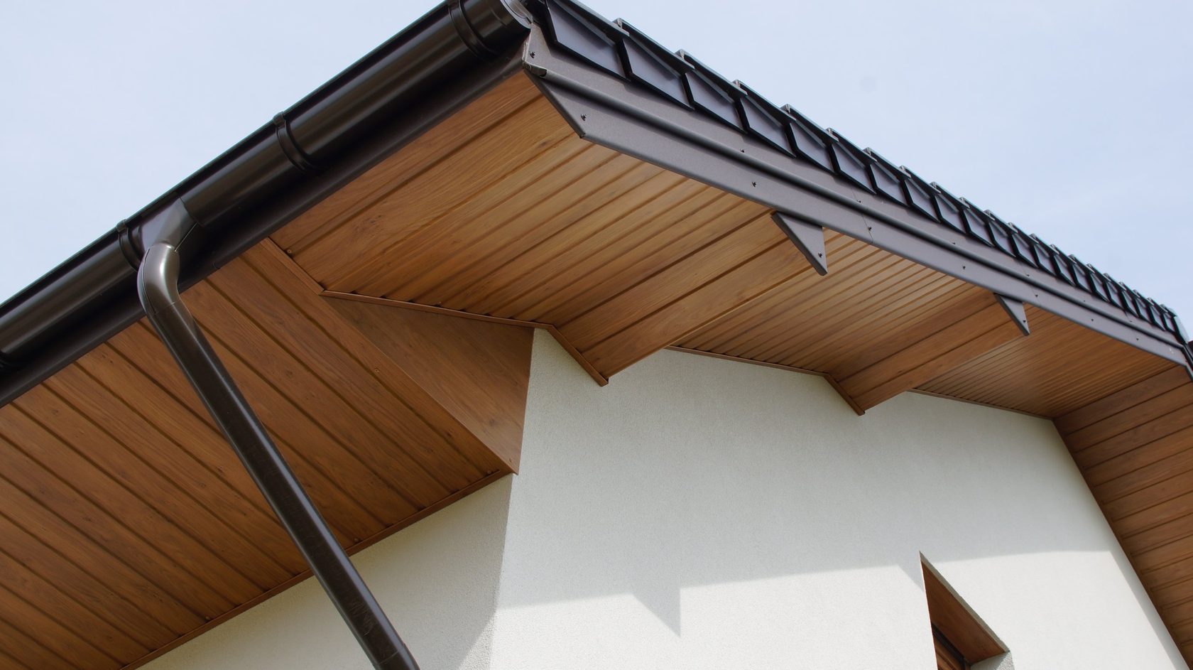 Какие материалы лучше всего подходят для крыши в зоне сильных перепадов температуры
